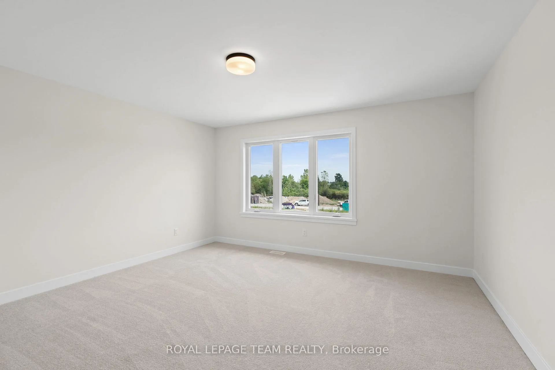 Photo 20 of 1027 Moore Street, Brockville — HOMEH