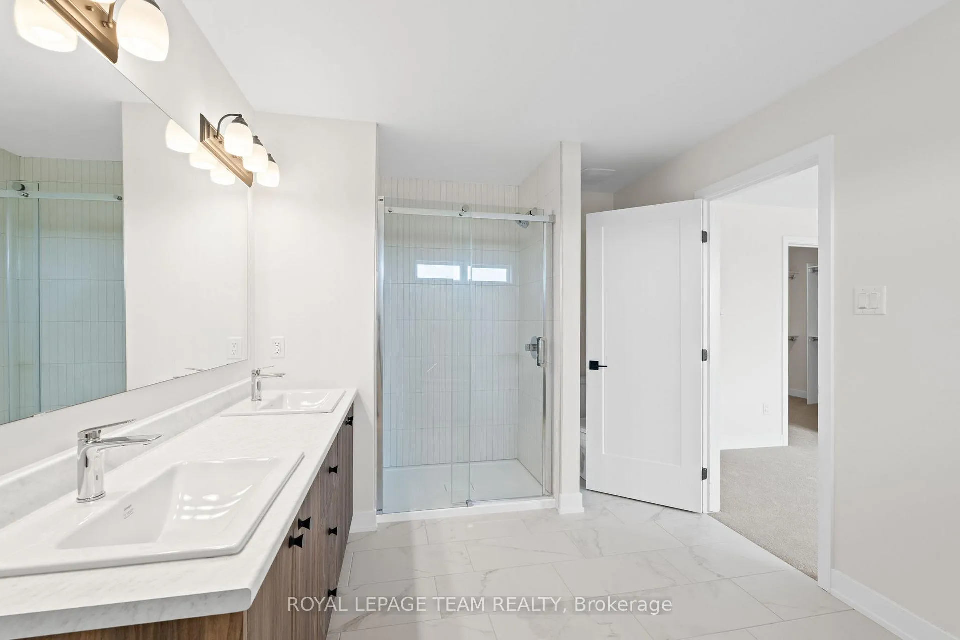 Photo 25 of 1027 Moore Street, Brockville — HOMEH
