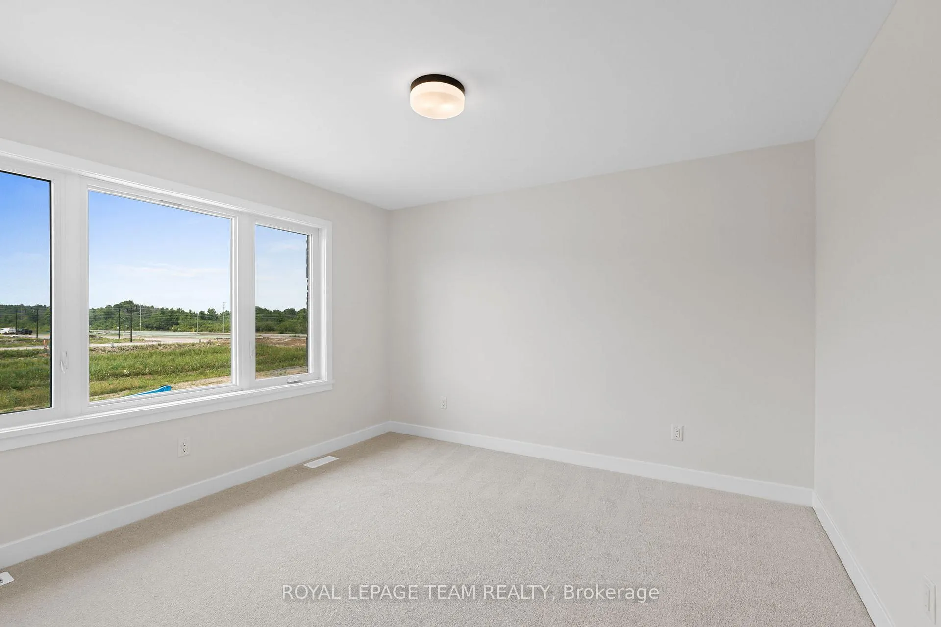 Photo 30 of 1027 Moore Street, Brockville — HOMEH