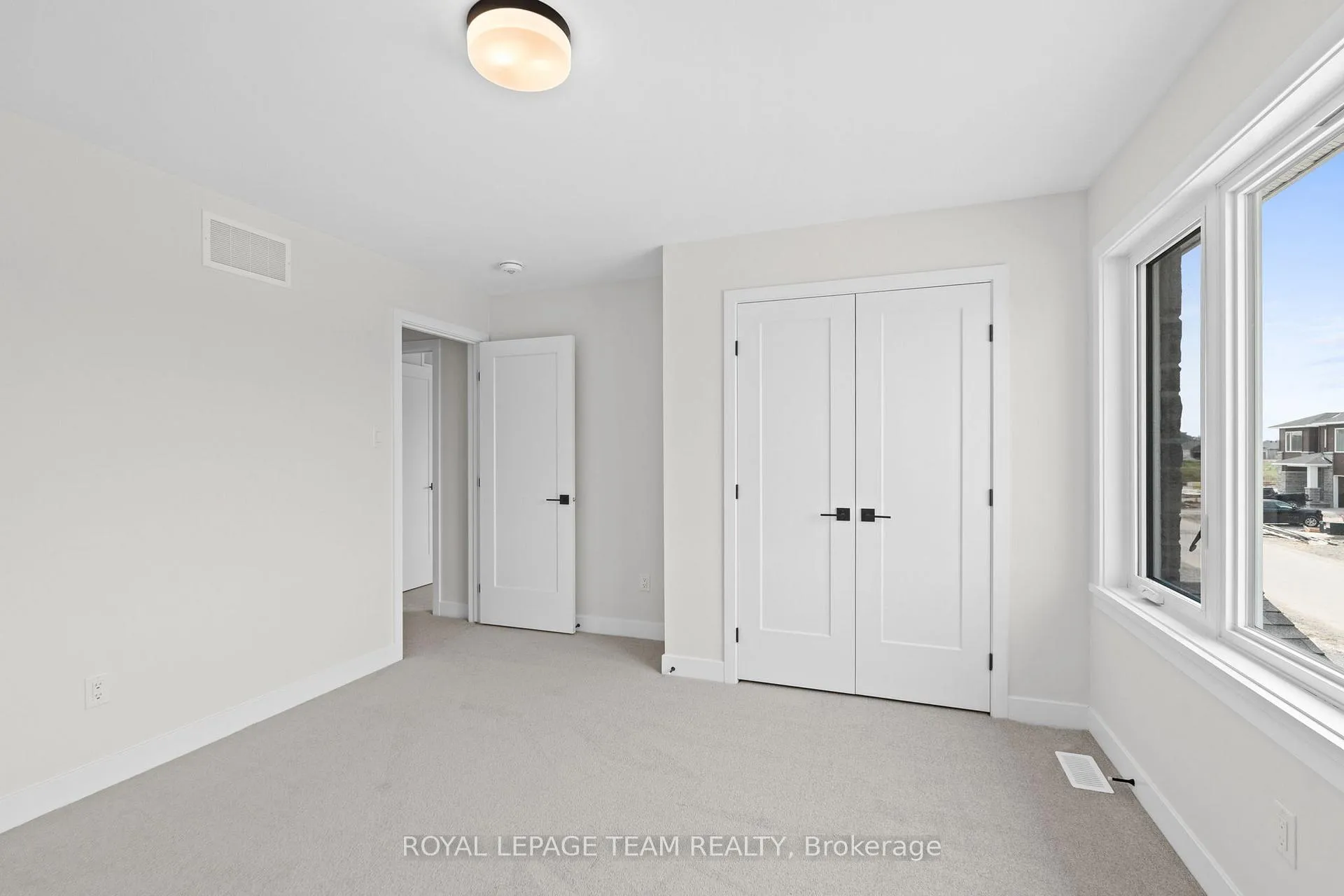 Photo 31 of 1027 Moore Street, Brockville — HOMEH