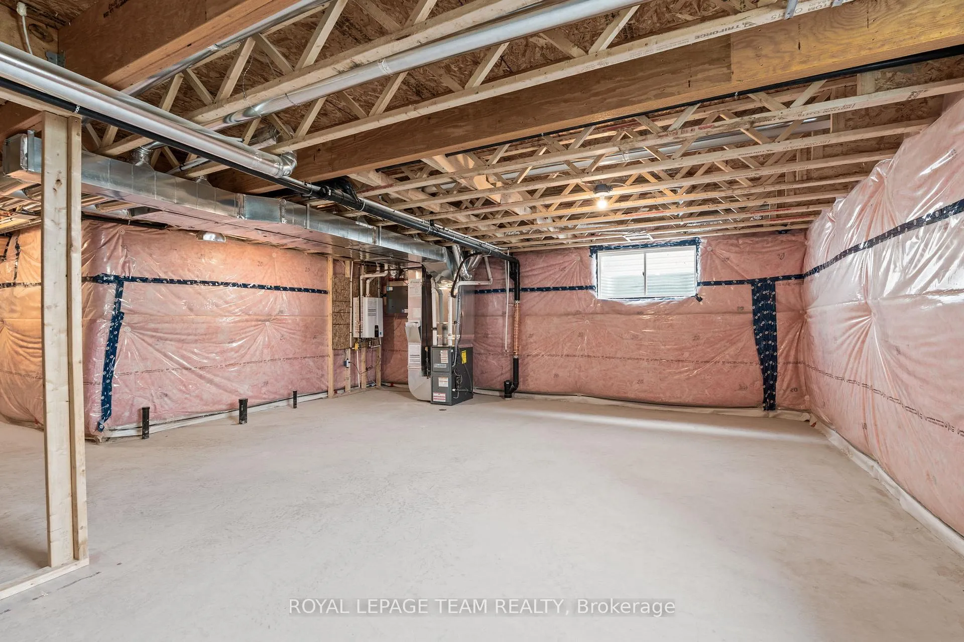Photo 33 of 1027 Moore Street, Brockville — HOMEH