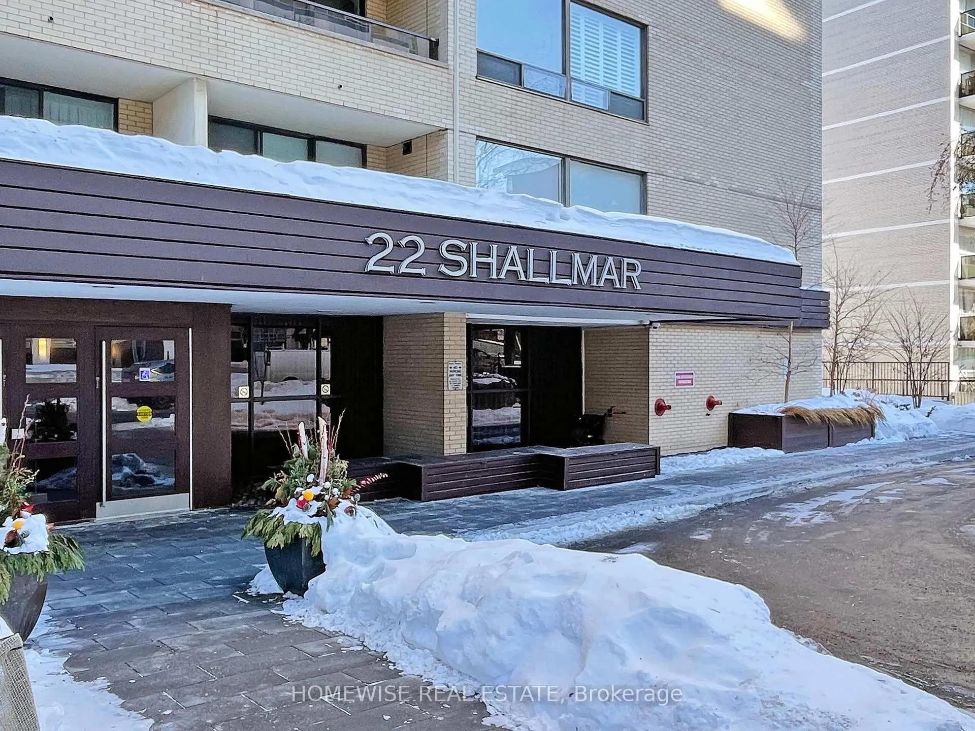 Photo 2 of Unit 401, 22 Shallmar Boulevard, Toronto, Forest Hill North — HOMEH