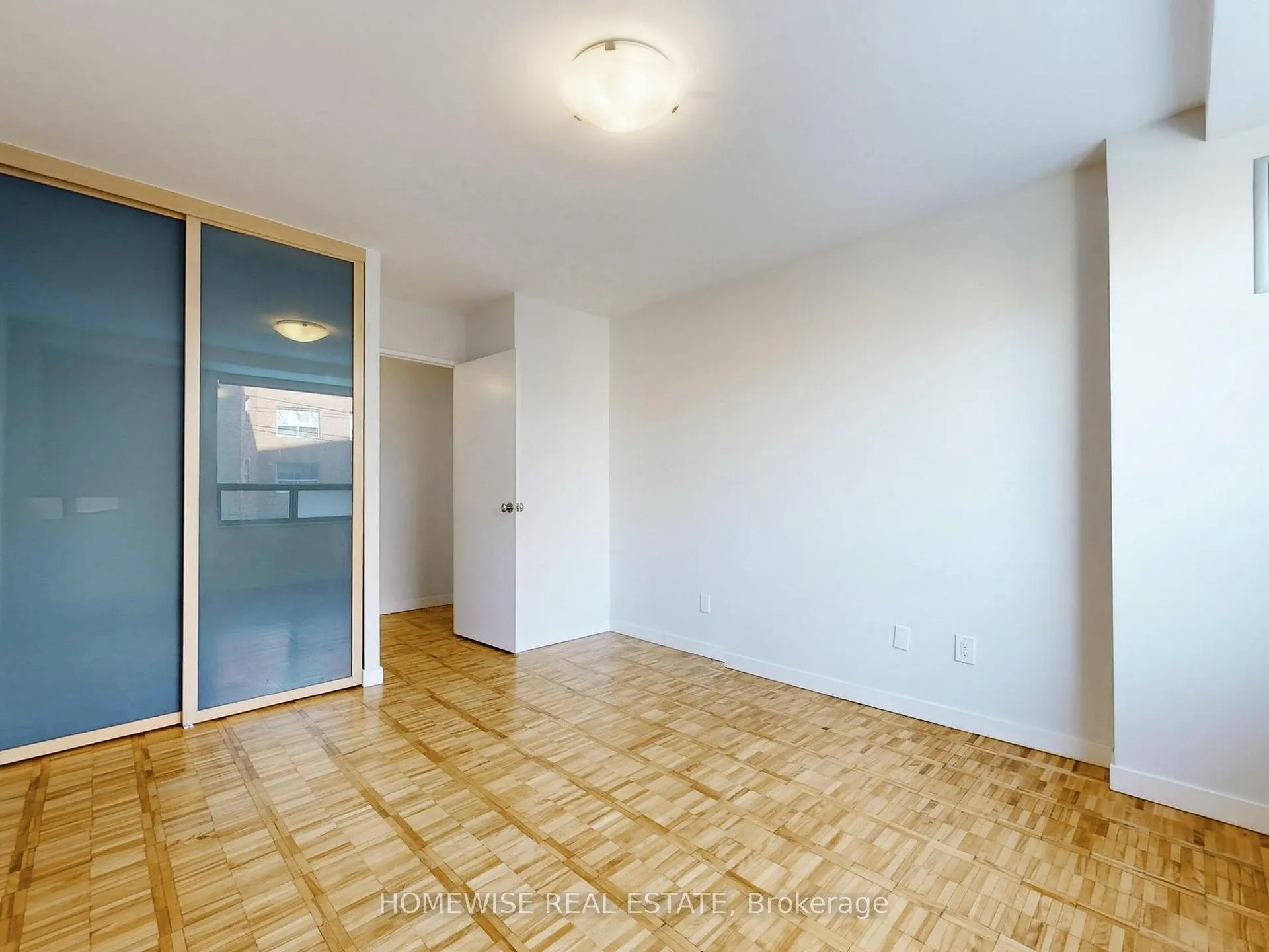 Photo 6 of Unit 401, 22 Shallmar Boulevard, Toronto, Forest Hill North — HOMEH