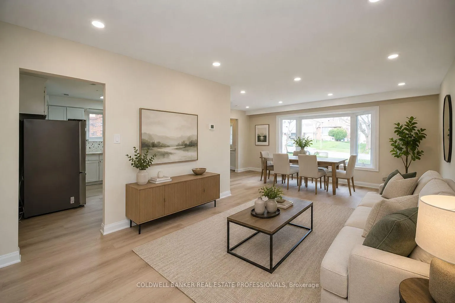 Photo 5 of 133 Clover Ridge Drive E, Ajax, South East — HOMEH