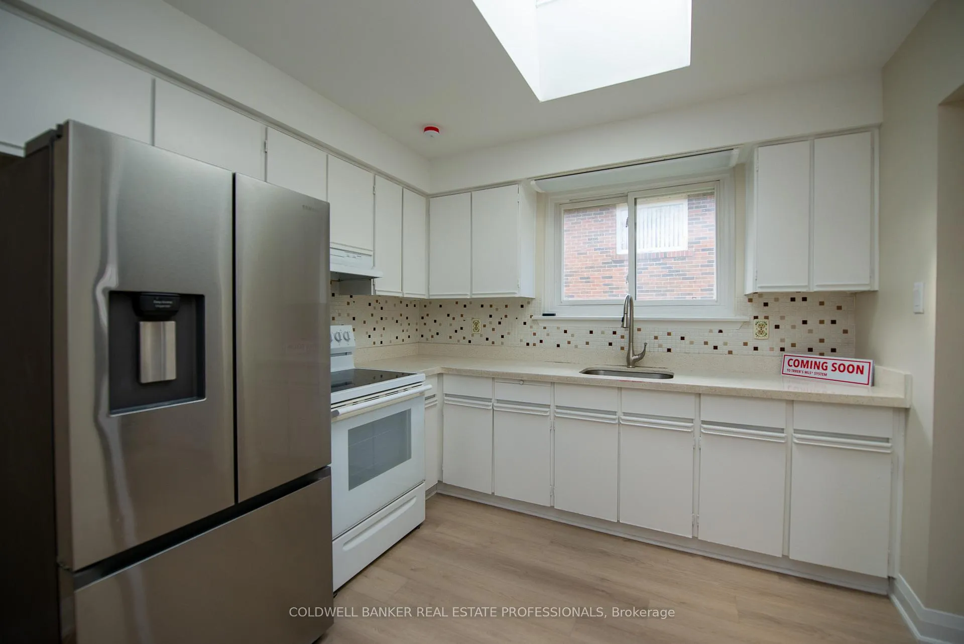 Photo 8 of 133 Clover Ridge Drive E, Ajax, South East — HOMEH
