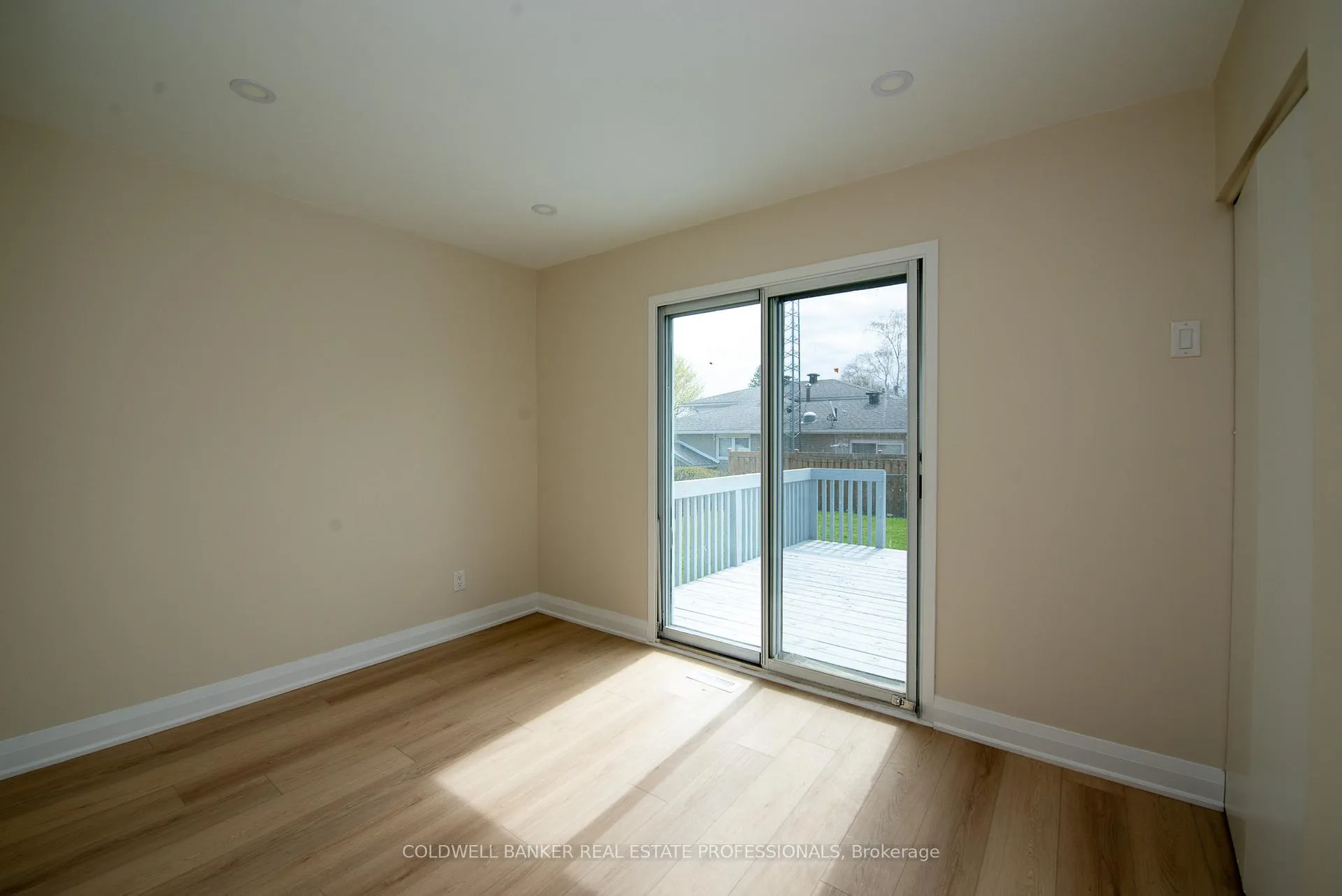 Photo 12 of 133 Clover Ridge Drive E, Ajax, South East — HOMEH