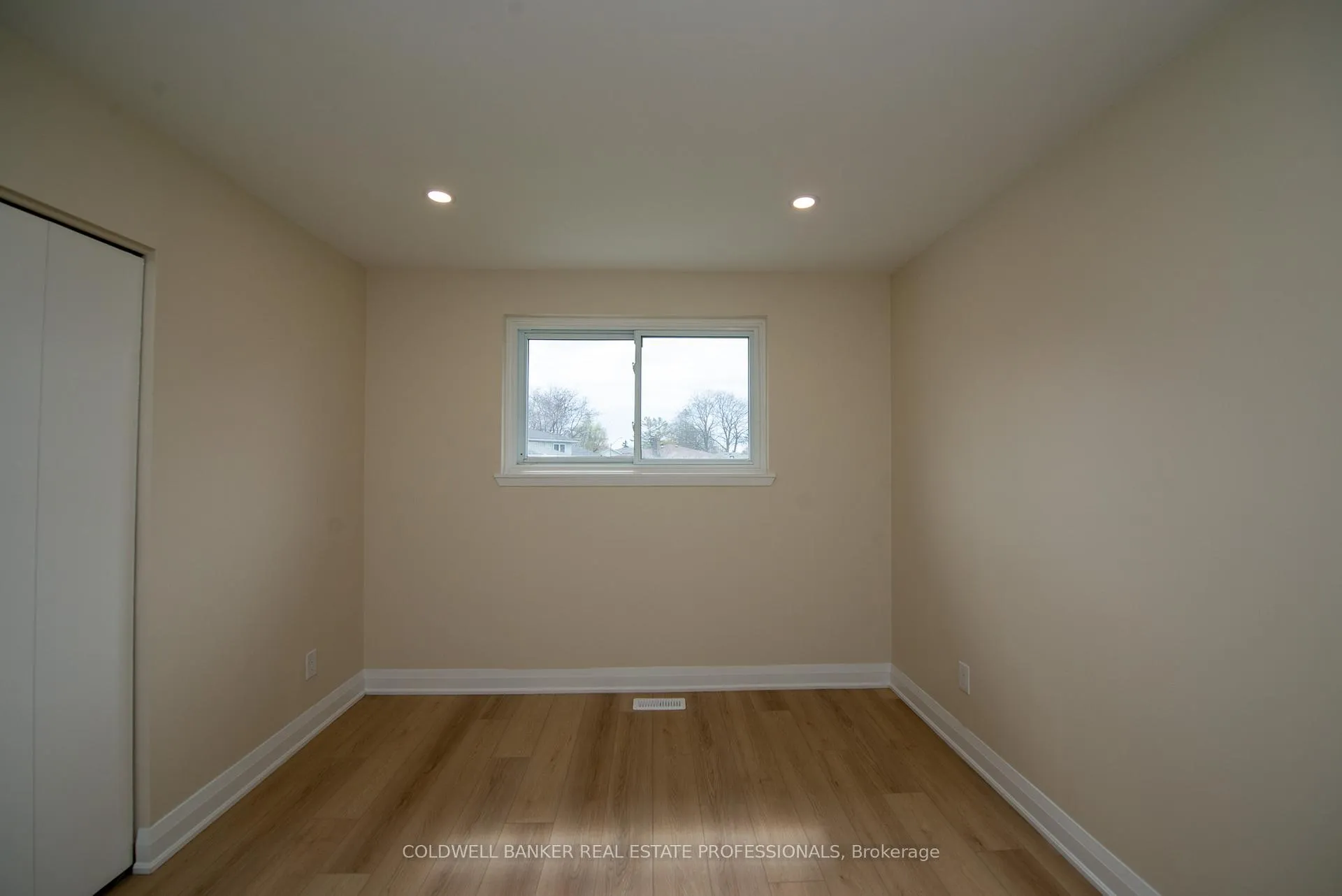 Photo 16 of 133 Clover Ridge Drive E, Ajax, South East — HOMEH