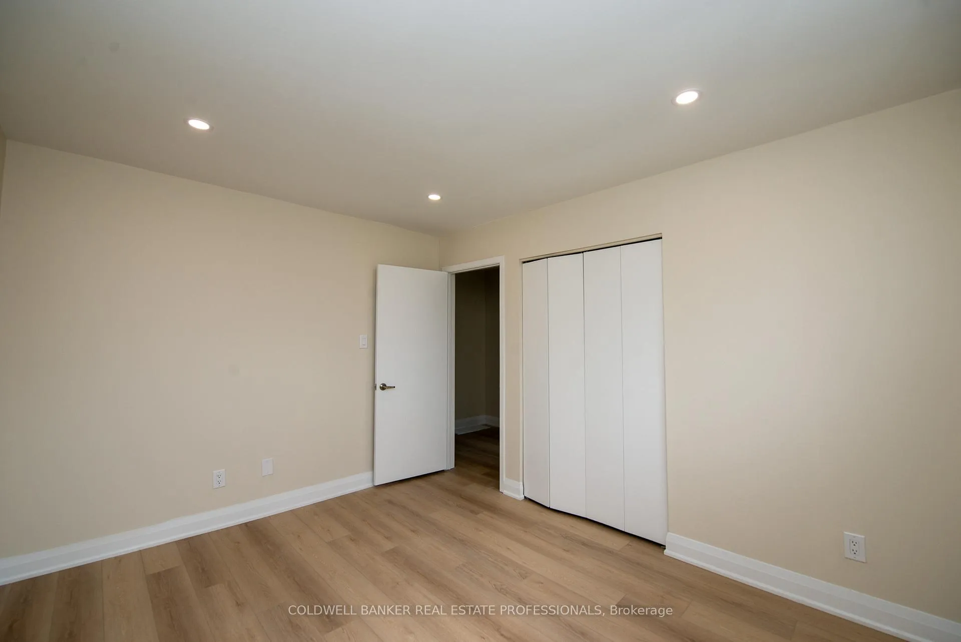 Photo 21 of 133 Clover Ridge Drive E, Ajax, South East — HOMEH