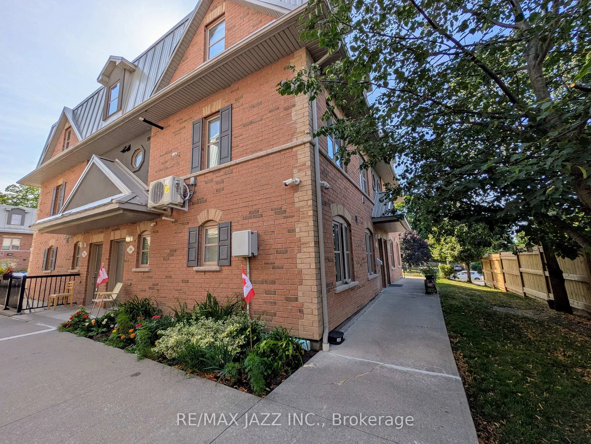 Photo 1 of Unit 202, 770 King Street E, Oshawa, Eastdale — HOMEH