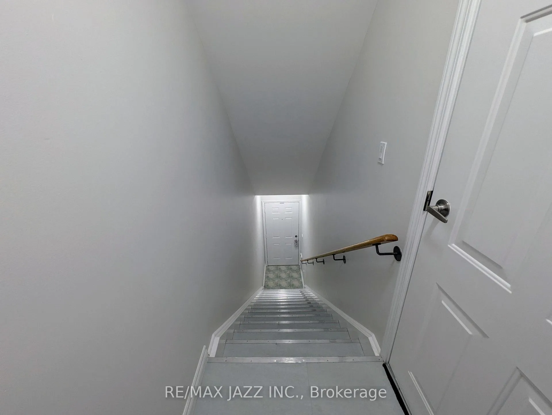 Photo 5 of Unit 202, 770 King Street E, Oshawa, Eastdale — HOMEH