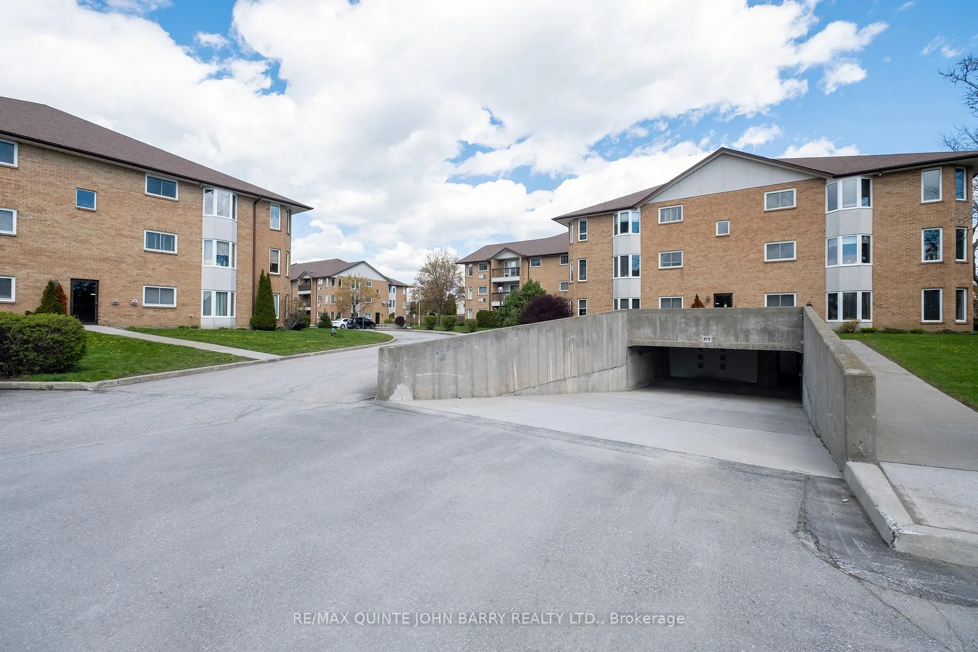 Photo 4 of 202-56 Tripp Boulevard, Quinte West, Trenton Ward — HOMEH