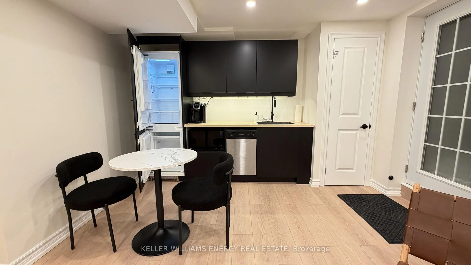 Photo 4 of 1371 Linstead Street, Oshawa, Taunton — HOMEH