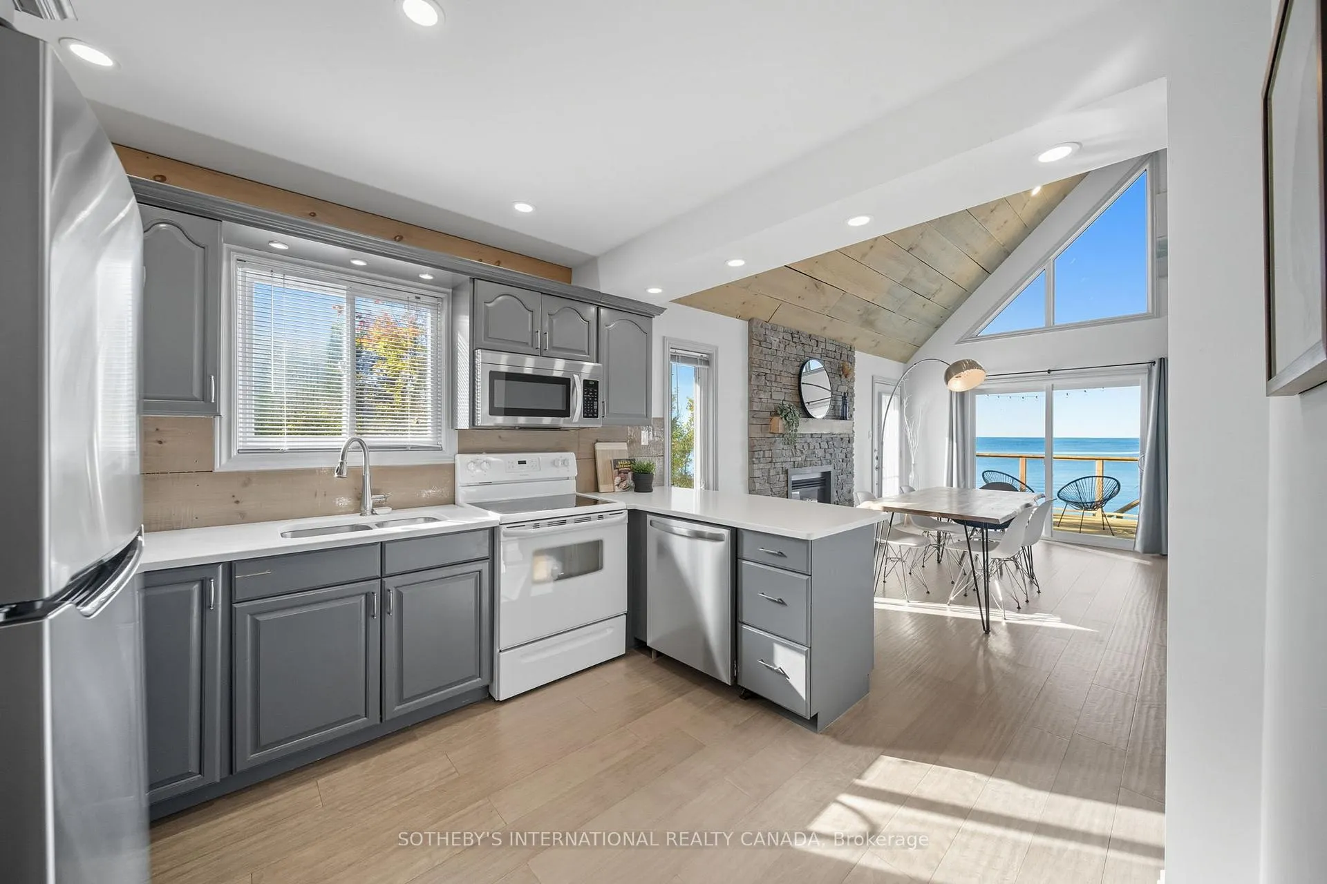 Photo 10 of 13 Sunset Drive, Haldimand, Nanticoke — HOMEH