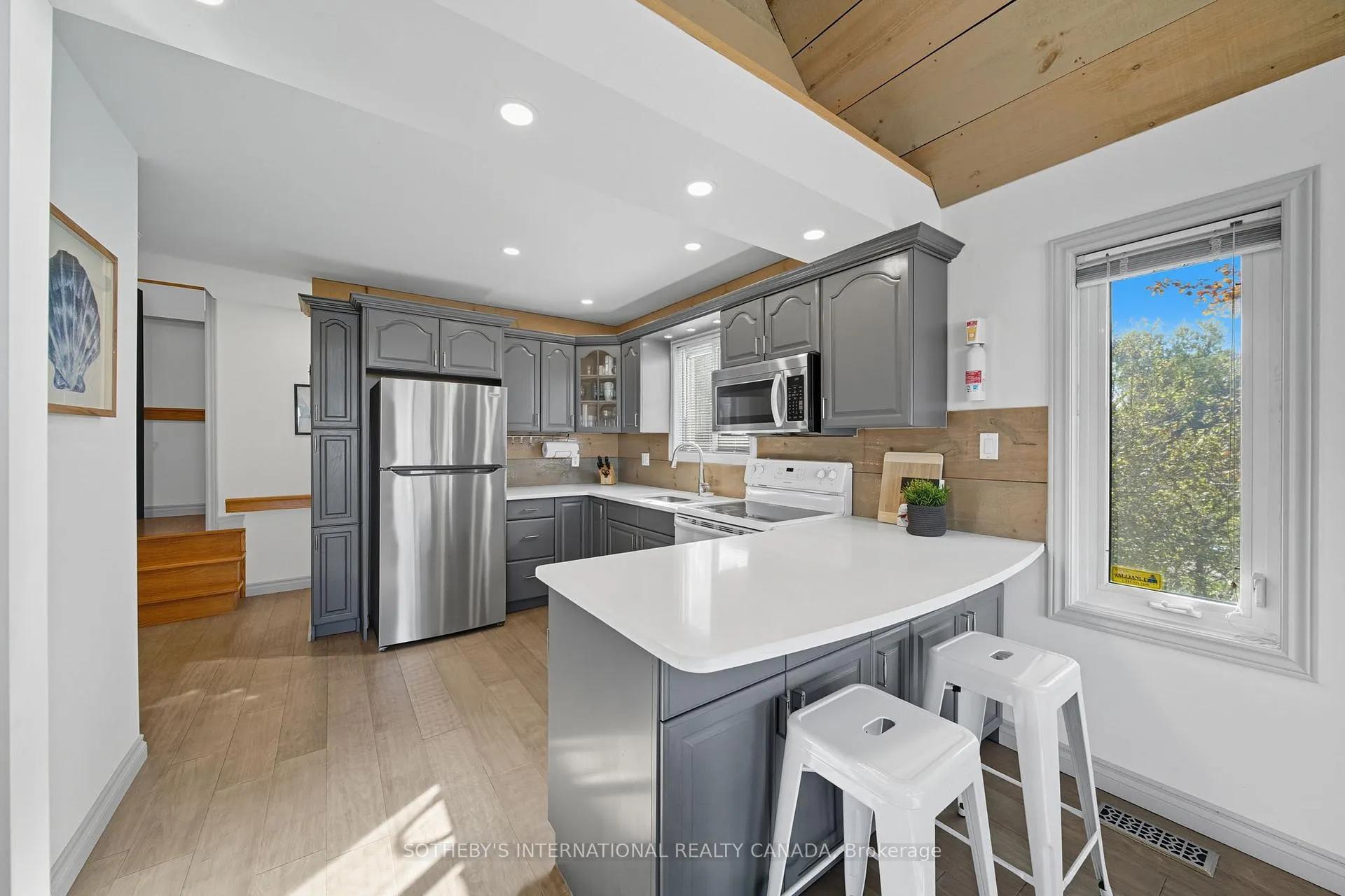 Photo 12 of 13 Sunset Drive, Haldimand, Nanticoke — HOMEH