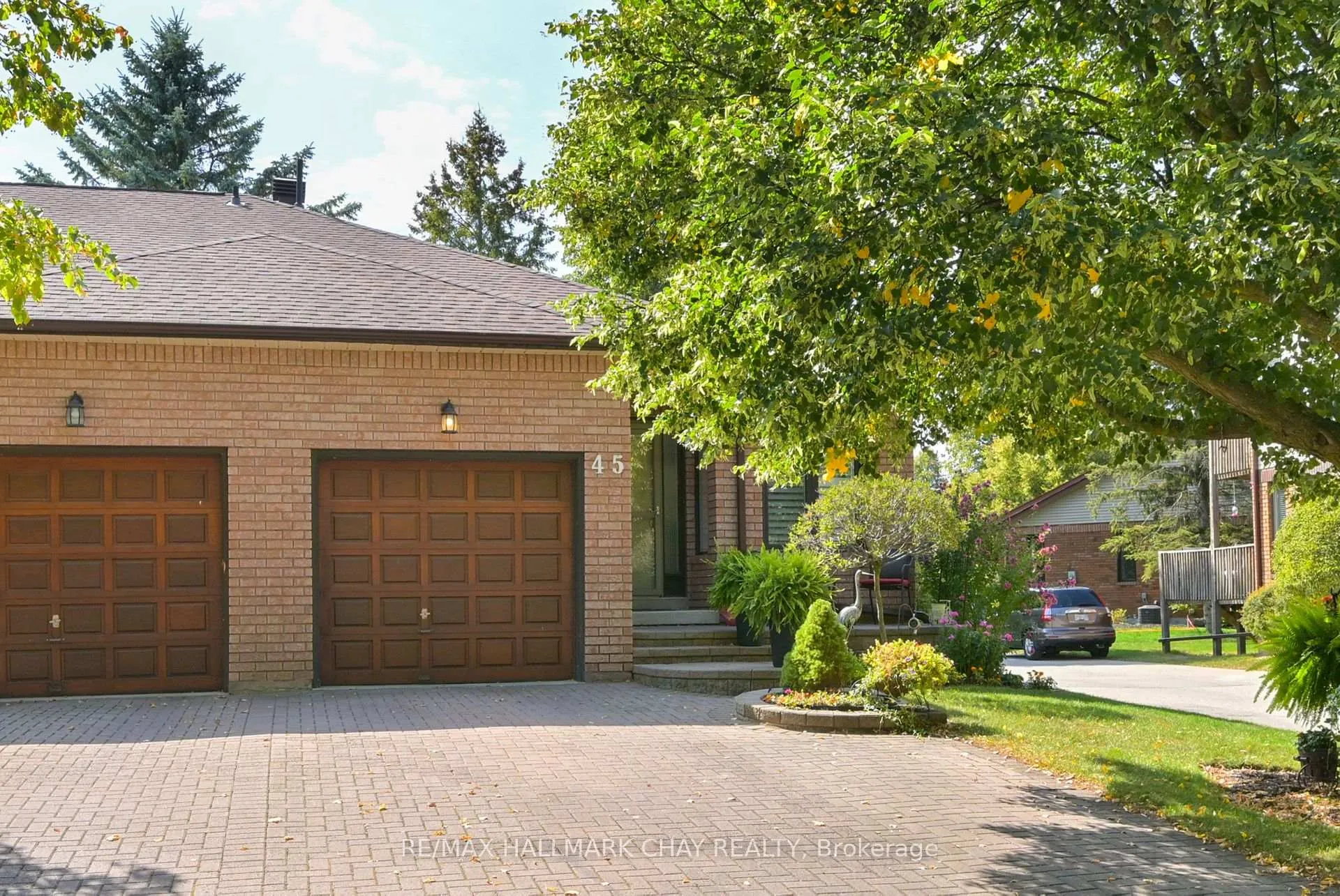 Photo 2 of 45 Green Briar Road, New Tecumseth, Rural New Tecumseth — HOMEH
