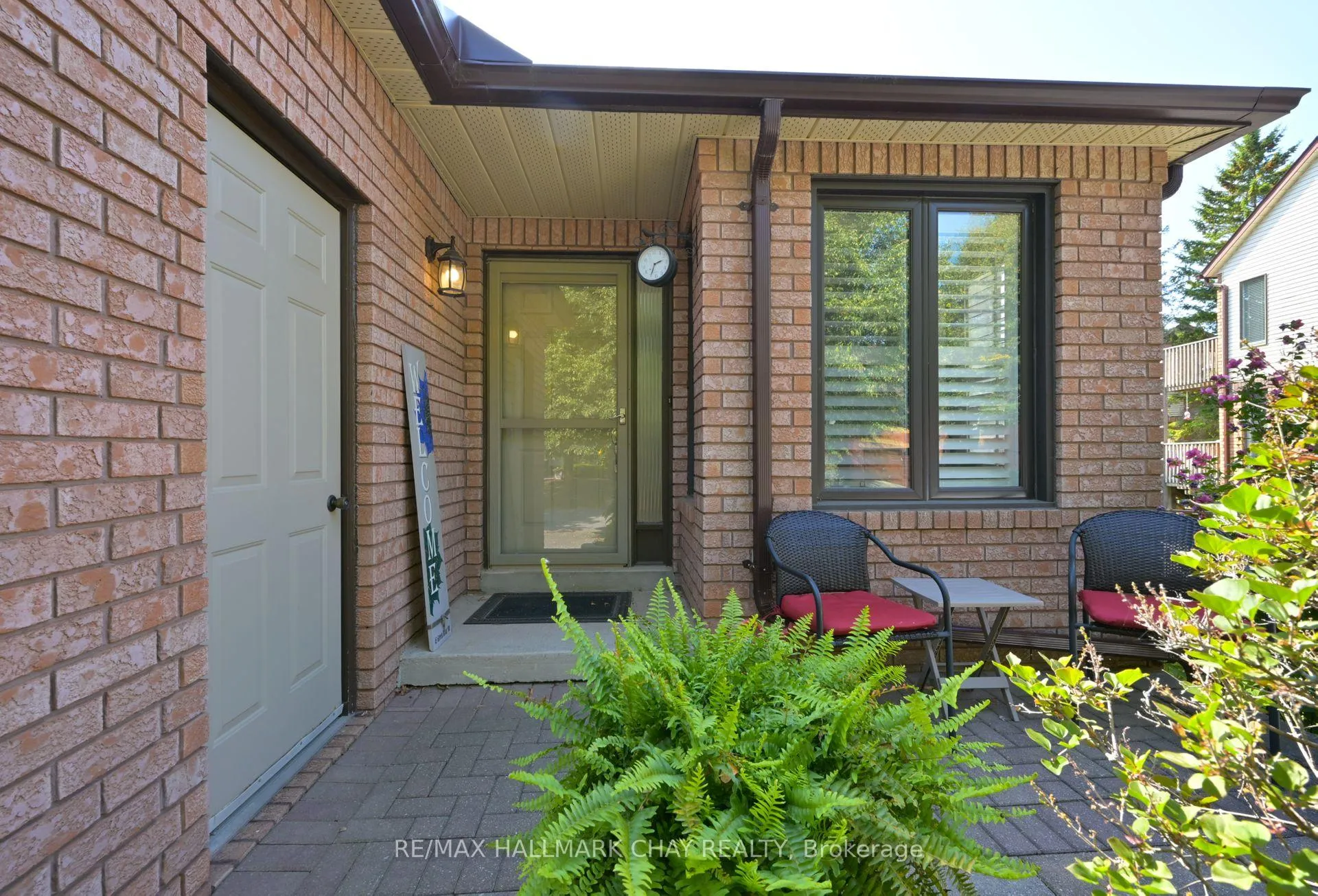 Photo 3 of 45 Green Briar Road, New Tecumseth, Rural New Tecumseth — HOMEH