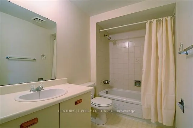 Photo 11 of 104 Laguna Crescent, Markham, Middlefield — HOMEH