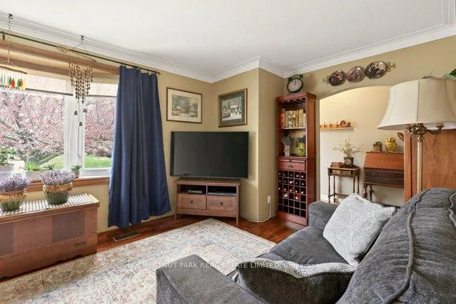 Photo 5 of 50 Lakeview Avenue, Grimsby, Grimsby Beach — HOMEH