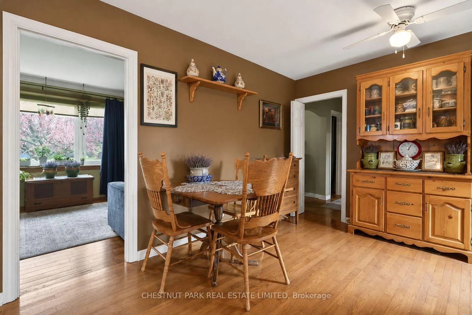 Photo 9 of 50 Lakeview Avenue, Grimsby, Grimsby Beach — HOMEH