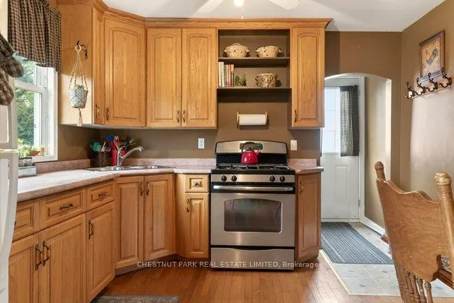 Photo 11 of 50 Lakeview Avenue, Grimsby, Grimsby Beach — HOMEH
