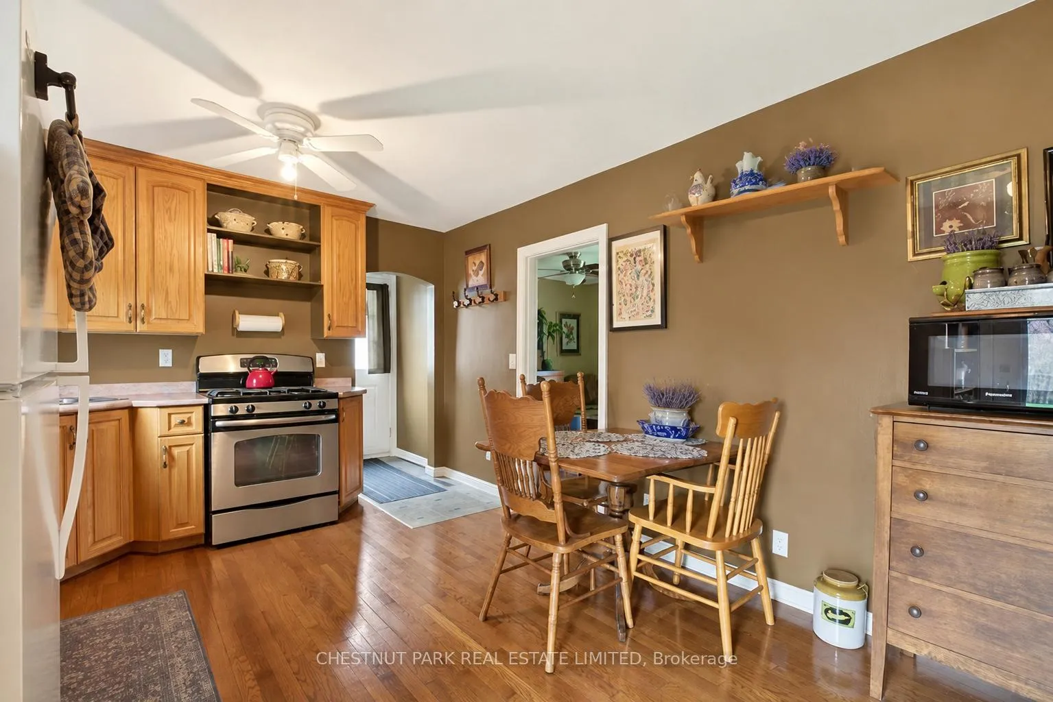 Photo 12 of 50 Lakeview Avenue, Grimsby, Grimsby Beach — HOMEH