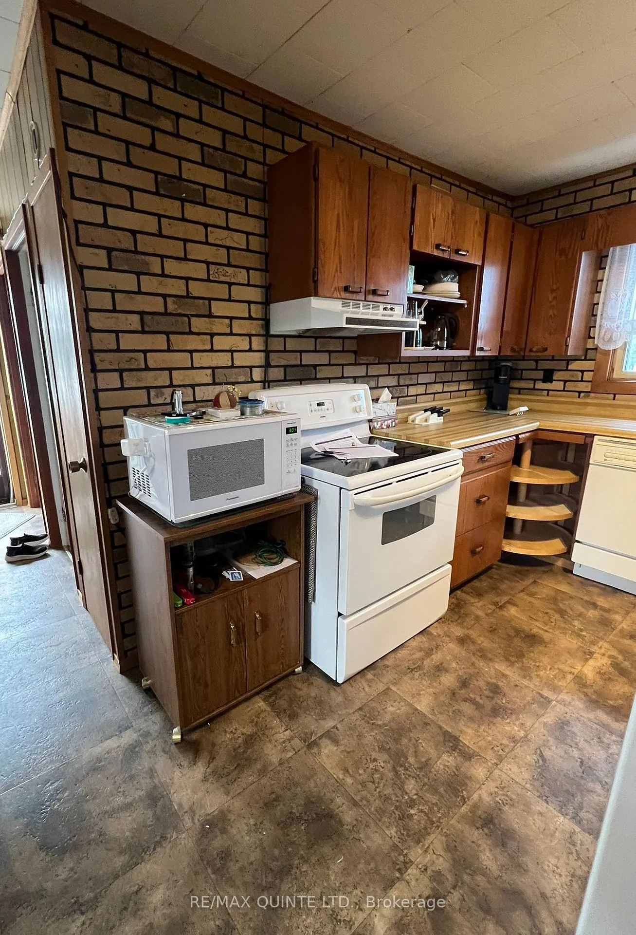Photo 8 of 33 Ramsay Avenue, Quinte West, Trenton Ward — HOMEH