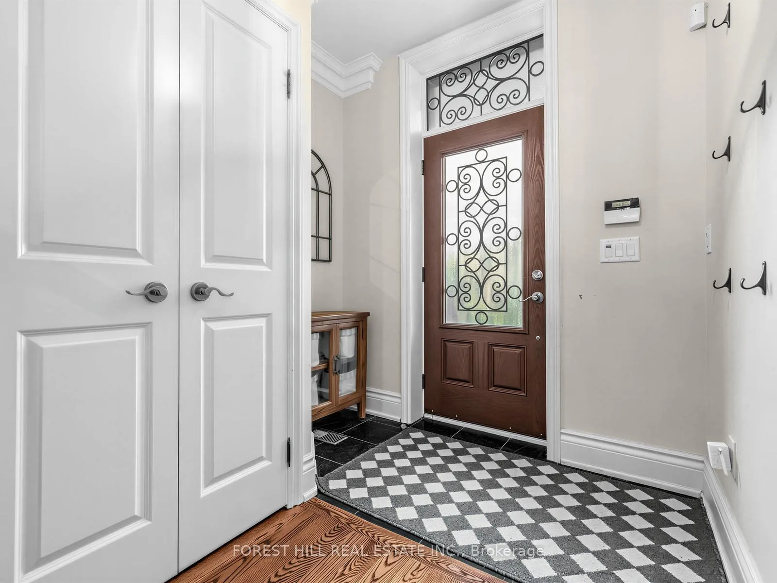 Photo 4 of 31 Latimer Avenue, Toronto, Lawrence Park South — HOMEH