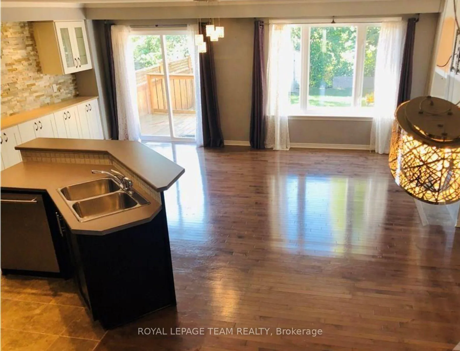 Photo 2 of 381 Celtic Ridge Crescent, Ottawa, Kanata - Morgan's Grant/South March — HOMEH
