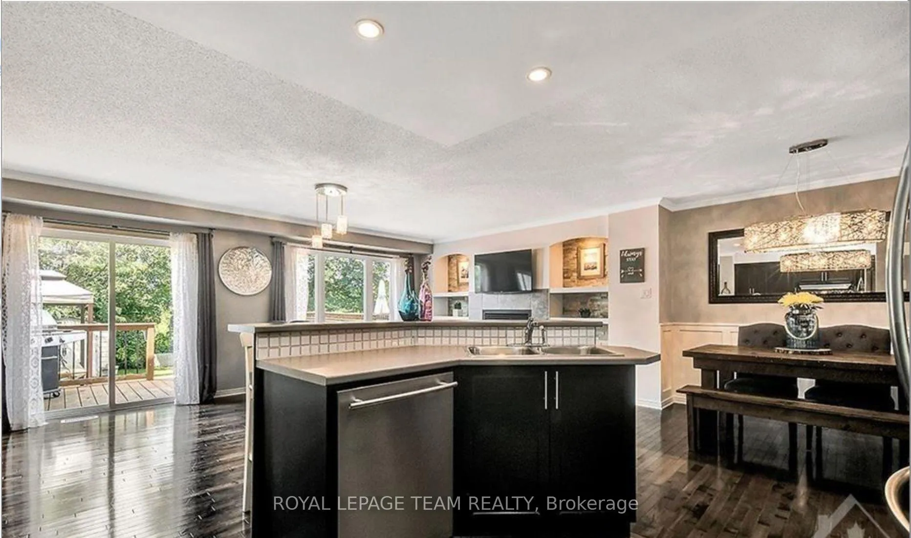 Photo 3 of 381 Celtic Ridge Crescent, Ottawa, Kanata - Morgan's Grant/South March — HOMEH