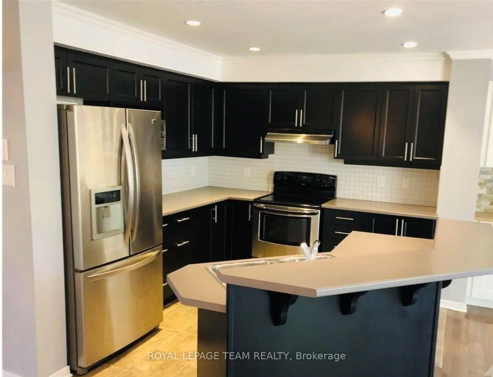 Photo 5 of 381 Celtic Ridge Crescent, Ottawa, Kanata - Morgan's Grant/South March — HOMEH