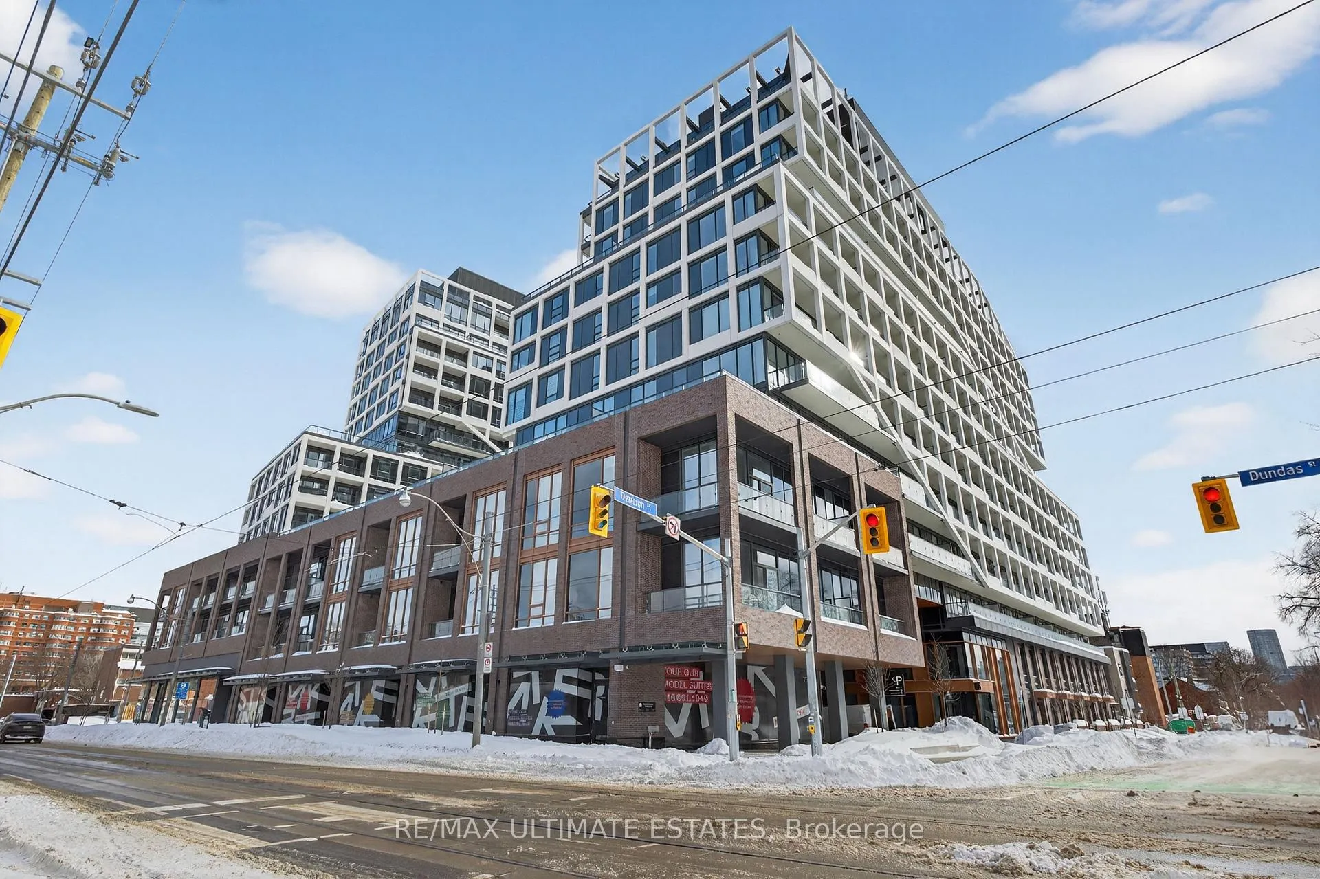 Front of Unit 913, 115 Denison Avenue