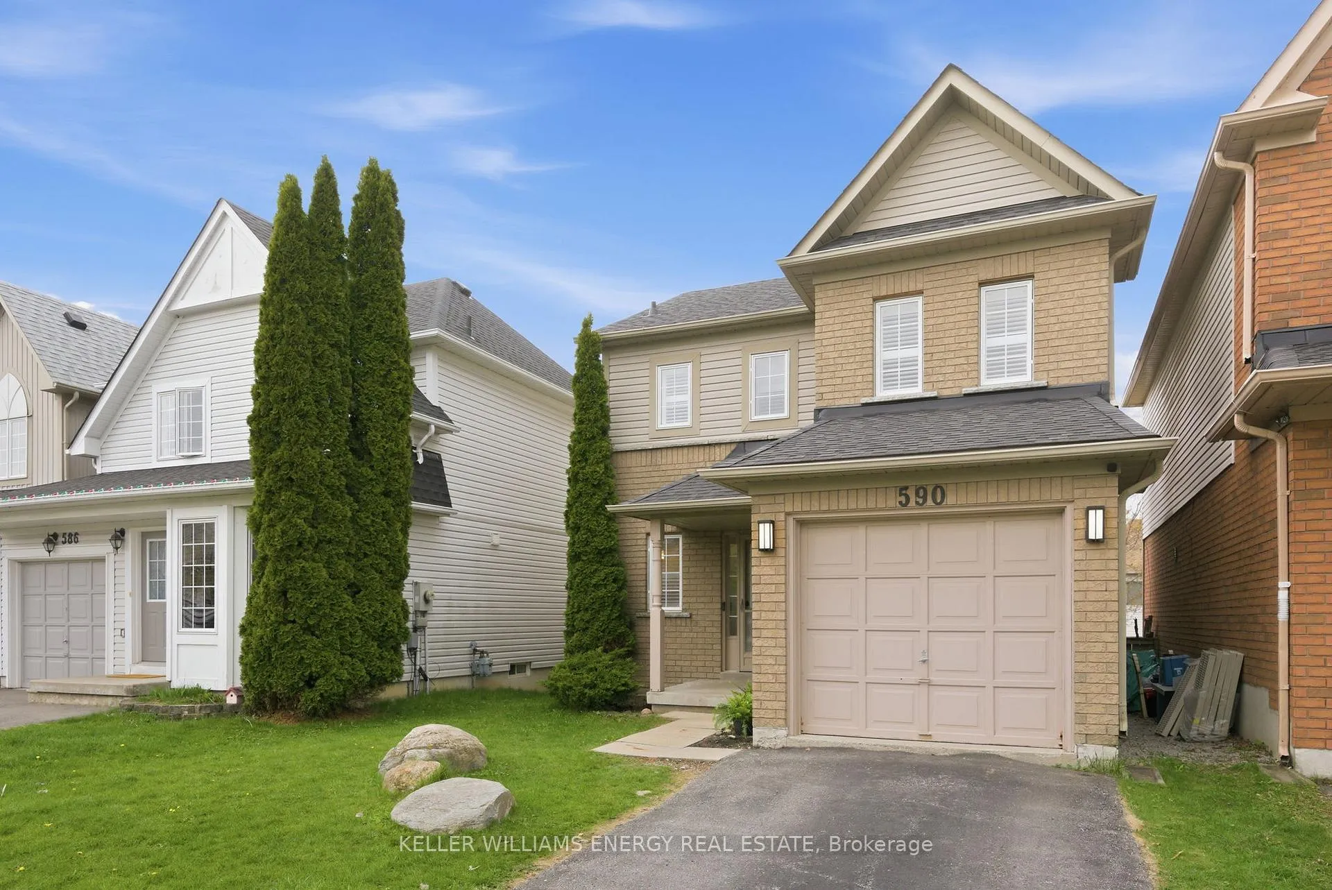 Photo 2 of 590 Brasswinds Trail, Oshawa, Pinecrest — HOMEH