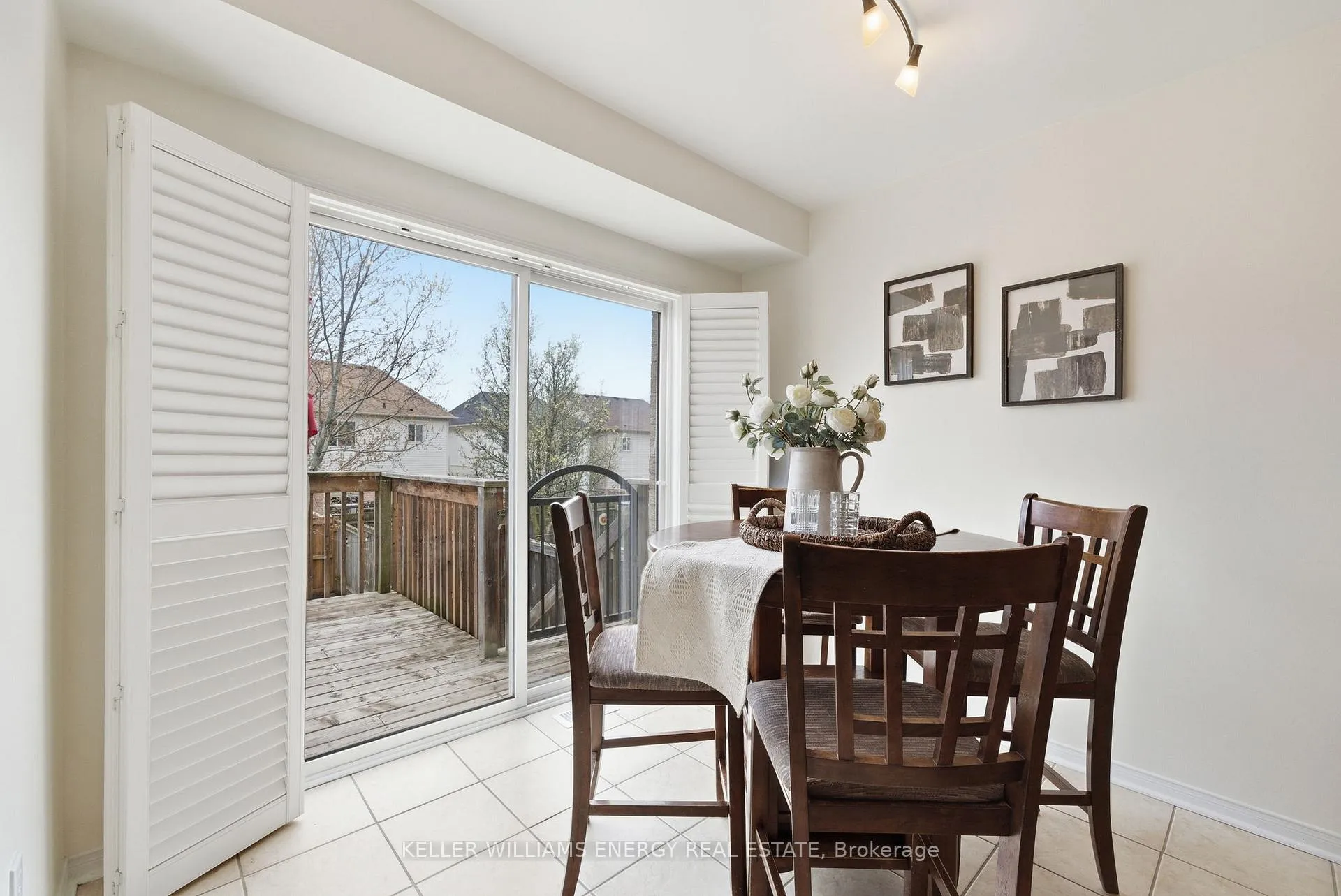 Photo 8 of 590 Brasswinds Trail, Oshawa, Pinecrest — HOMEH
