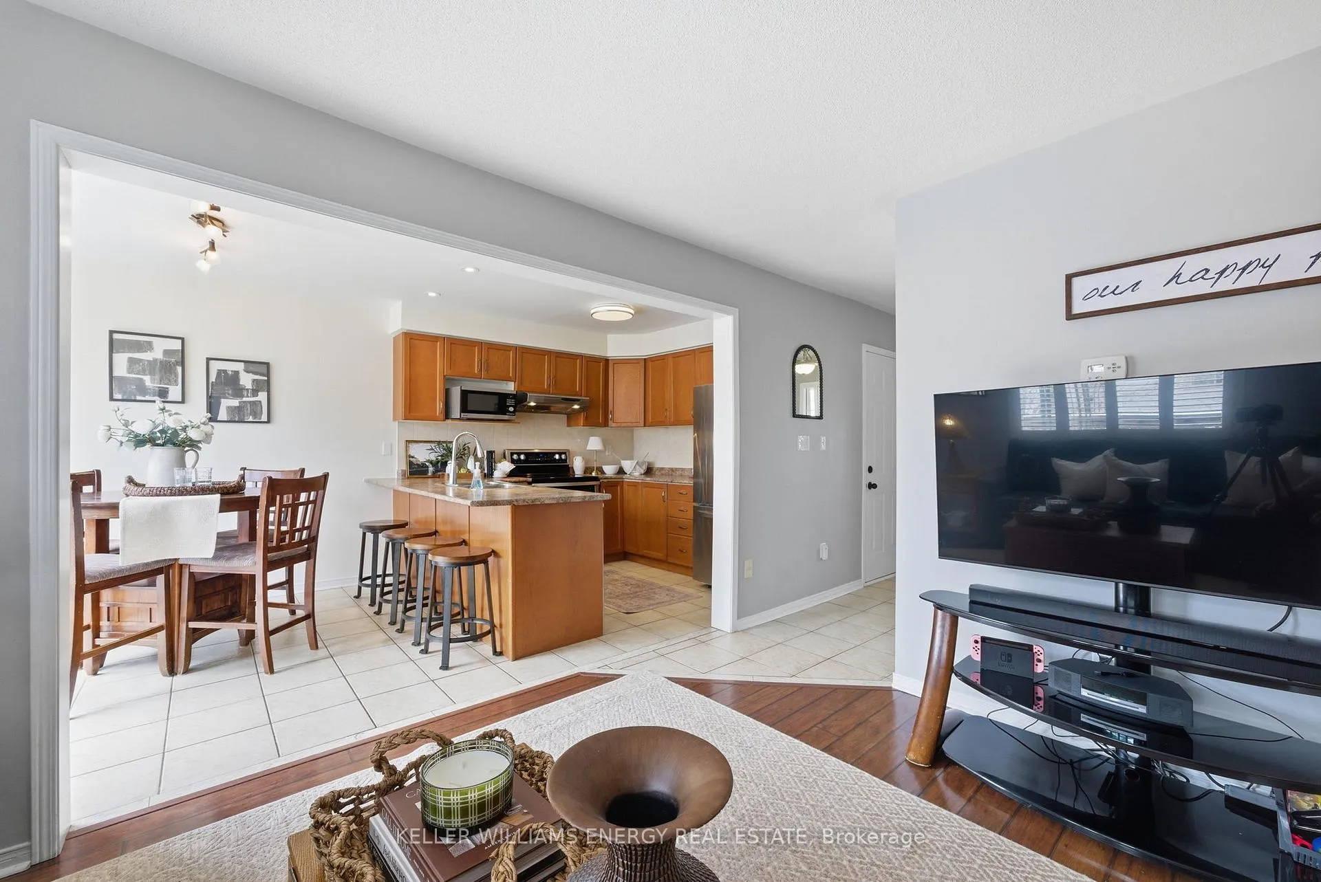 Photo 9 of 590 Brasswinds Trail, Oshawa, Pinecrest — HOMEH