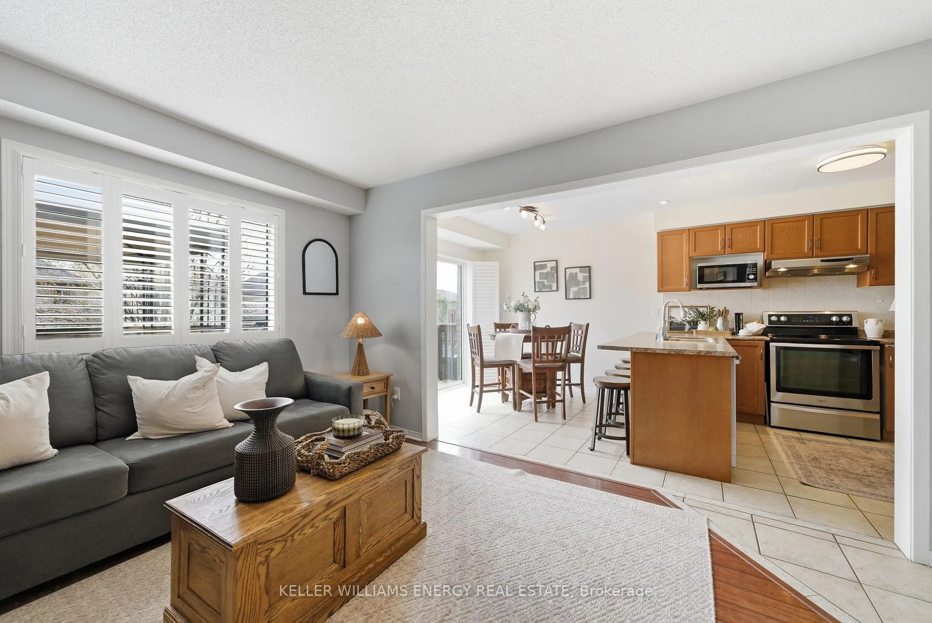 Photo 10 of 590 Brasswinds Trail, Oshawa, Pinecrest — HOMEH