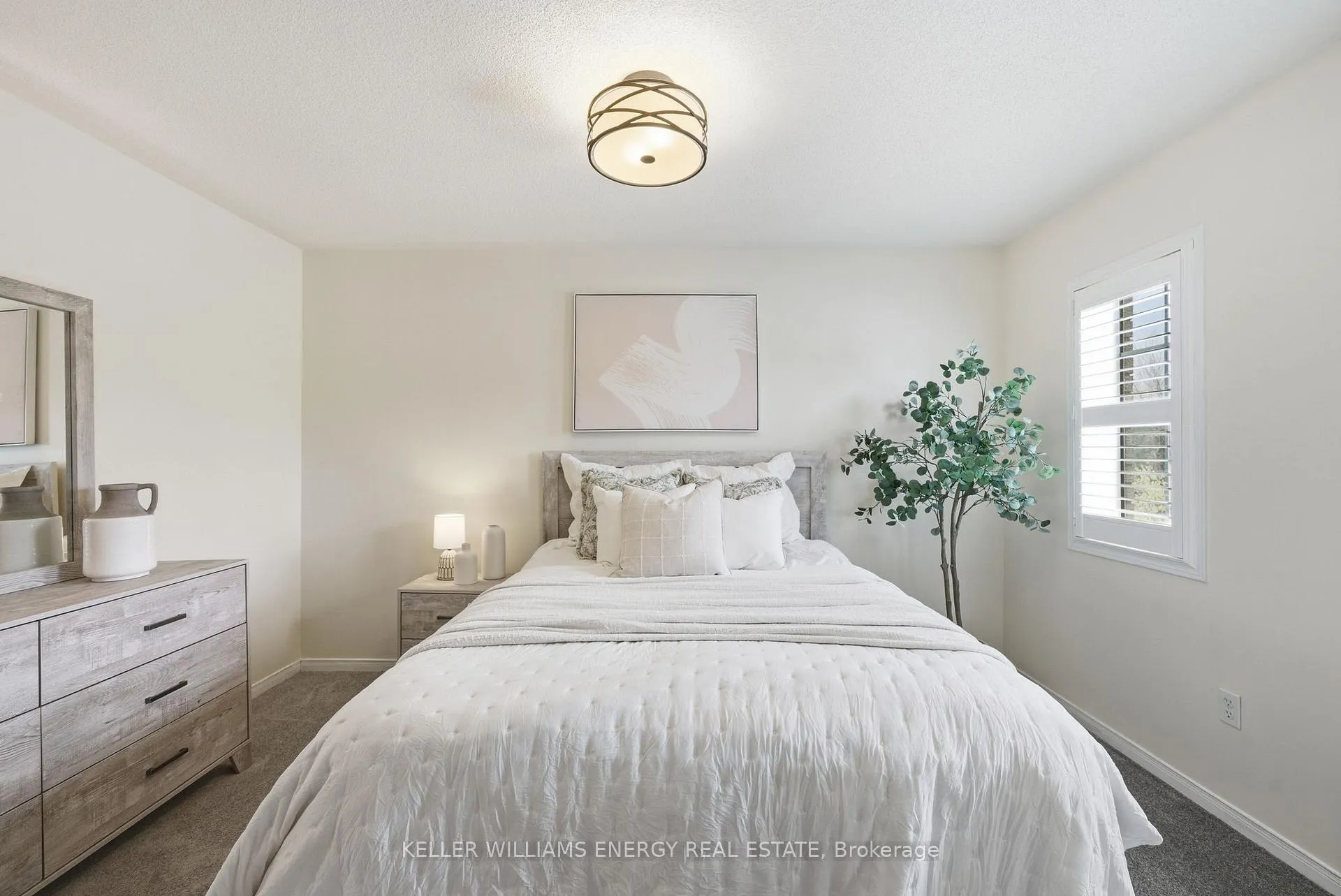 Photo 17 of 590 Brasswinds Trail, Oshawa, Pinecrest — HOMEH