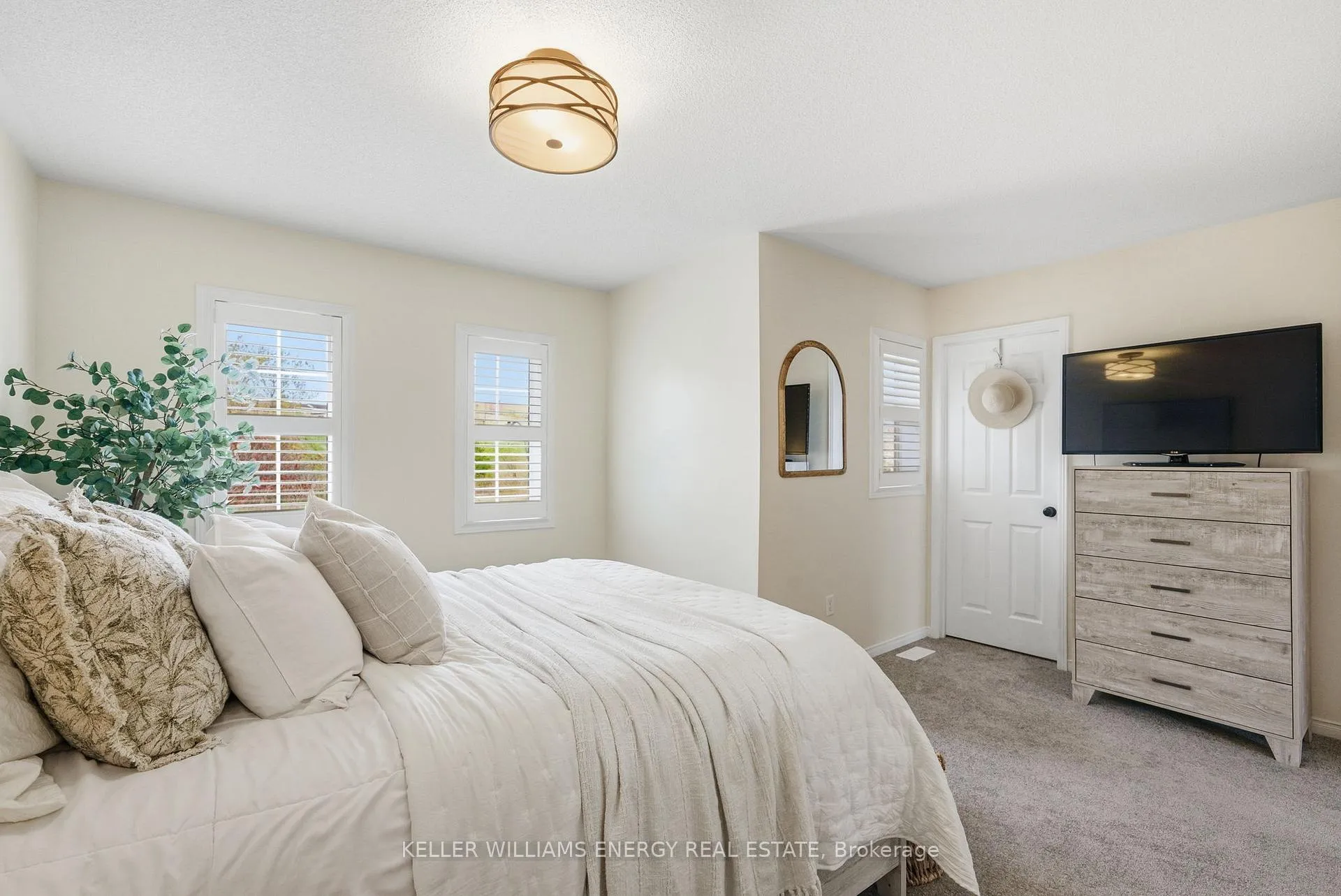 Photo 18 of 590 Brasswinds Trail, Oshawa, Pinecrest — HOMEH