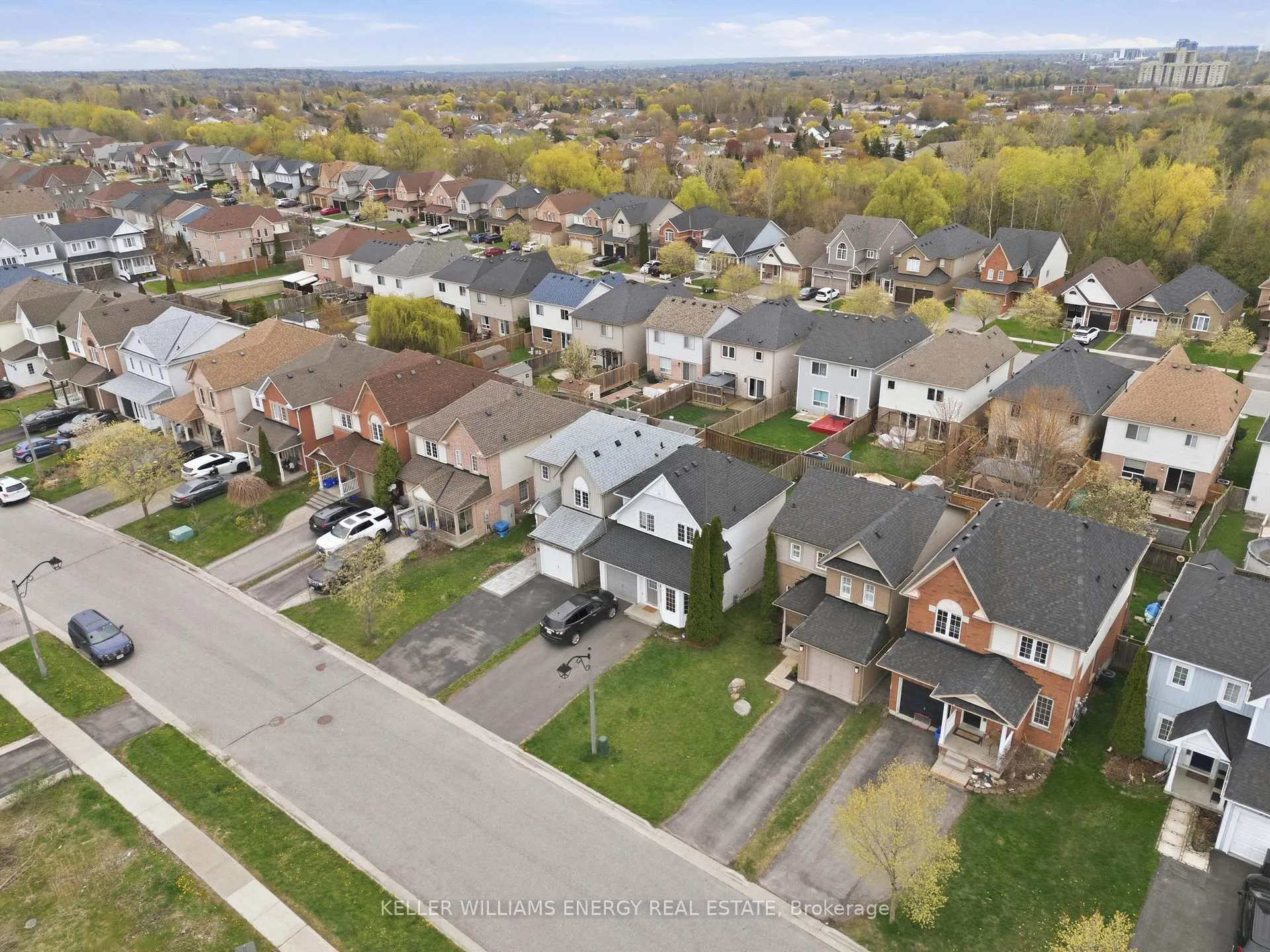 Photo 32 of 590 Brasswinds Trail, Oshawa, Pinecrest — HOMEH