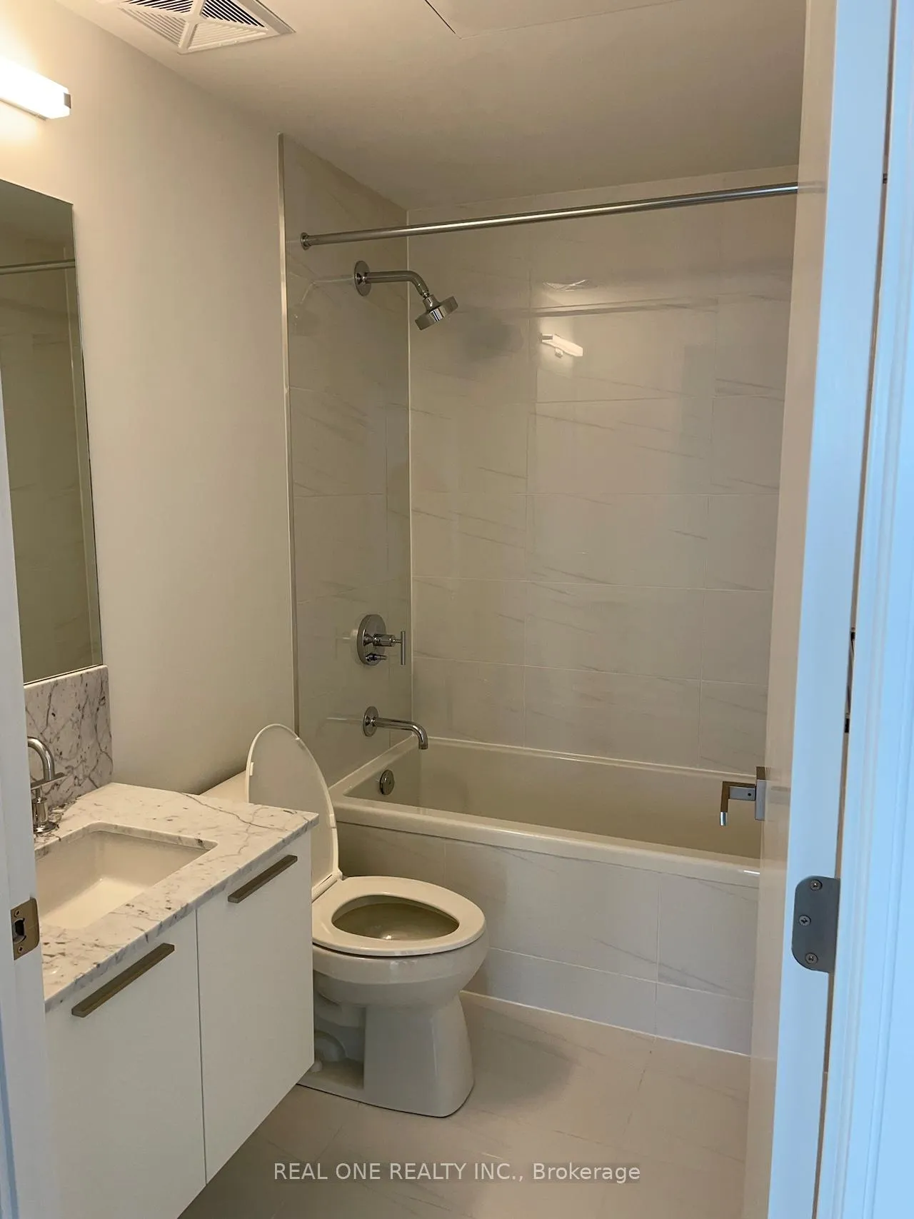 Photo 7 of Unit 3704, 3 Gloucester Street, Toronto, Church-Yonge Corridor — HOMEH