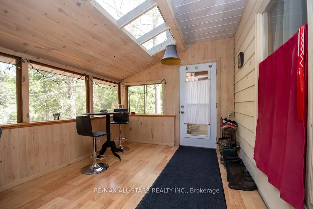 Photo 6 of 1130 Towering Oaks Drive, Minden Hills, Lutterworth — HOMEH