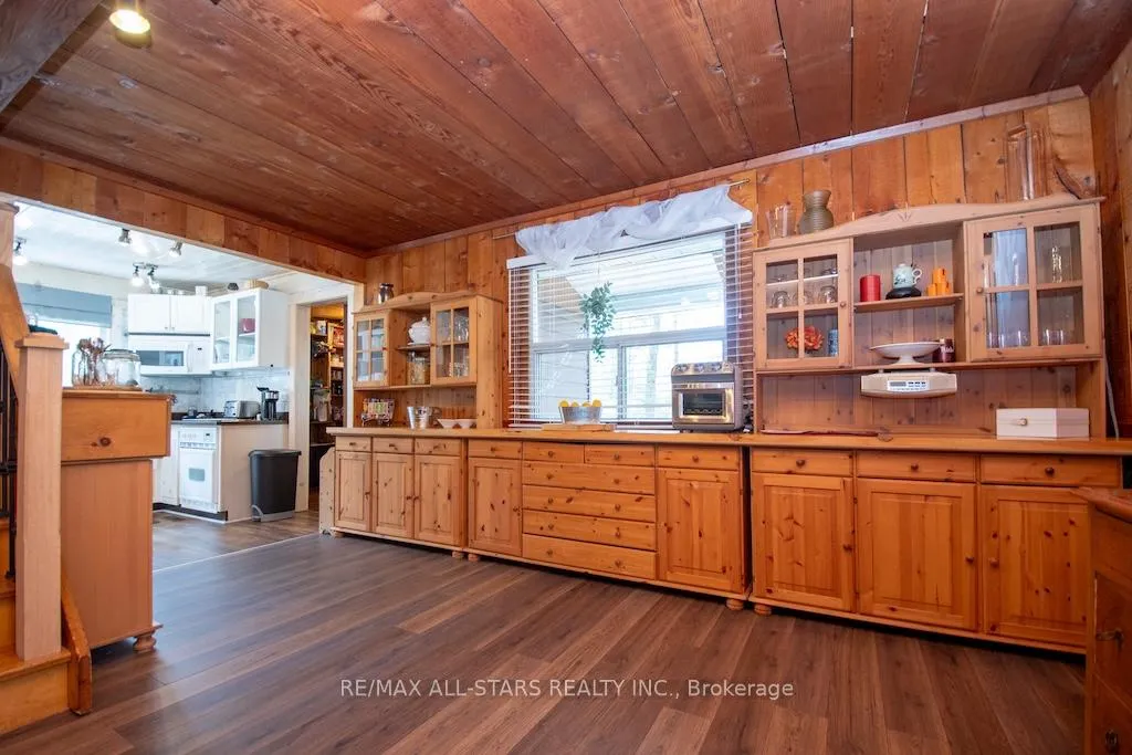 Photo 9 of 1130 Towering Oaks Drive, Minden Hills, Lutterworth — HOMEH