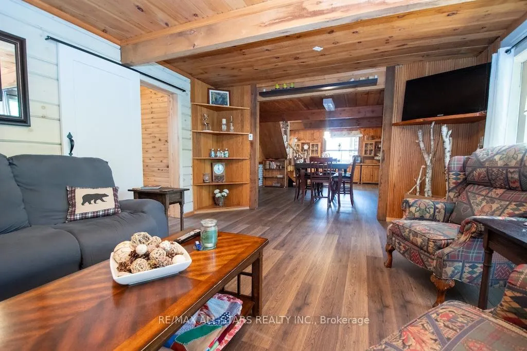 Photo 18 of 1130 Towering Oaks Drive, Minden Hills, Lutterworth — HOMEH