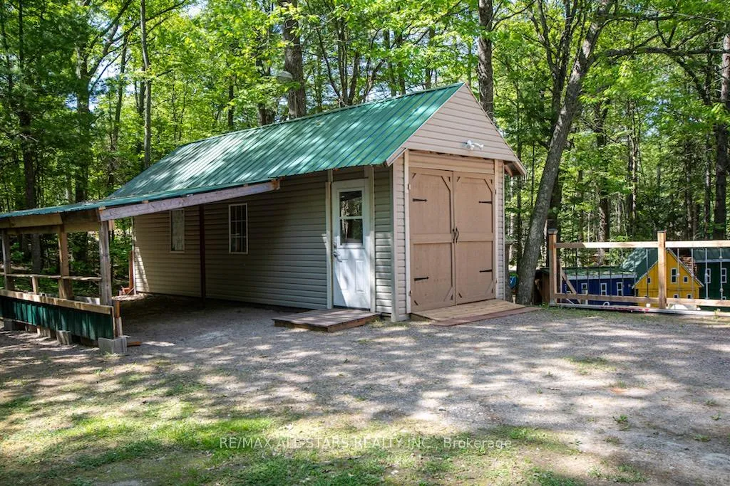 Photo 47 of 1130 Towering Oaks Drive, Minden Hills, Lutterworth — HOMEH