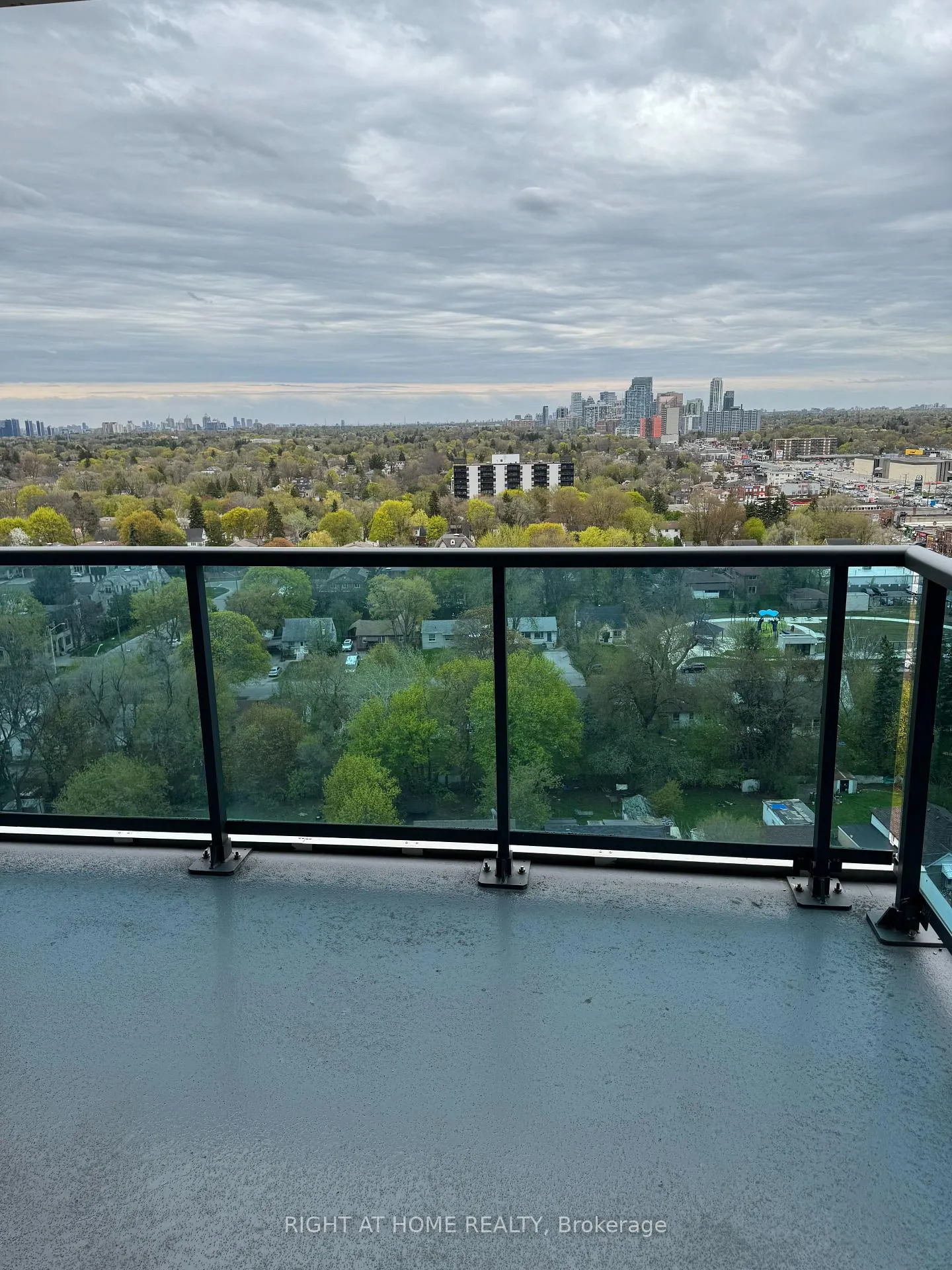 Photo 2 of Unit PH1-106, 7167 Yonge Street, Markham, Thornhill — HOMEH