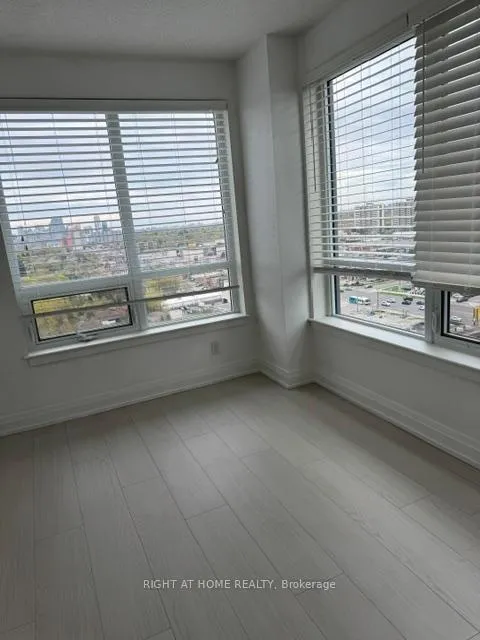 Photo 4 of Unit PH1-106, 7167 Yonge Street, Markham, Thornhill — HOMEH