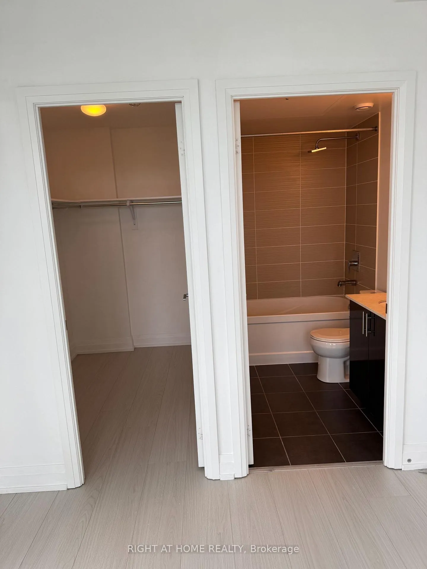 Photo 9 of Unit PH1-106, 7167 Yonge Street, Markham, Thornhill — HOMEH