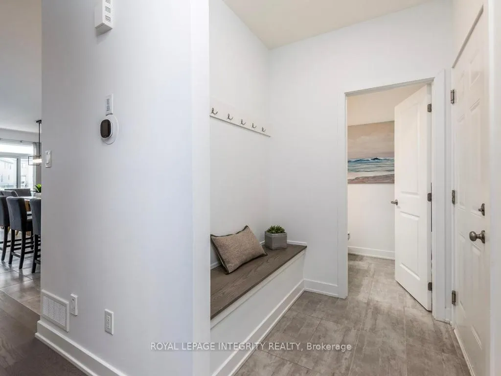 Photo 3 of 28 Mendoza Way, Ottawa, Kanata - Emerald Meadows/Trailwest — HOMEH