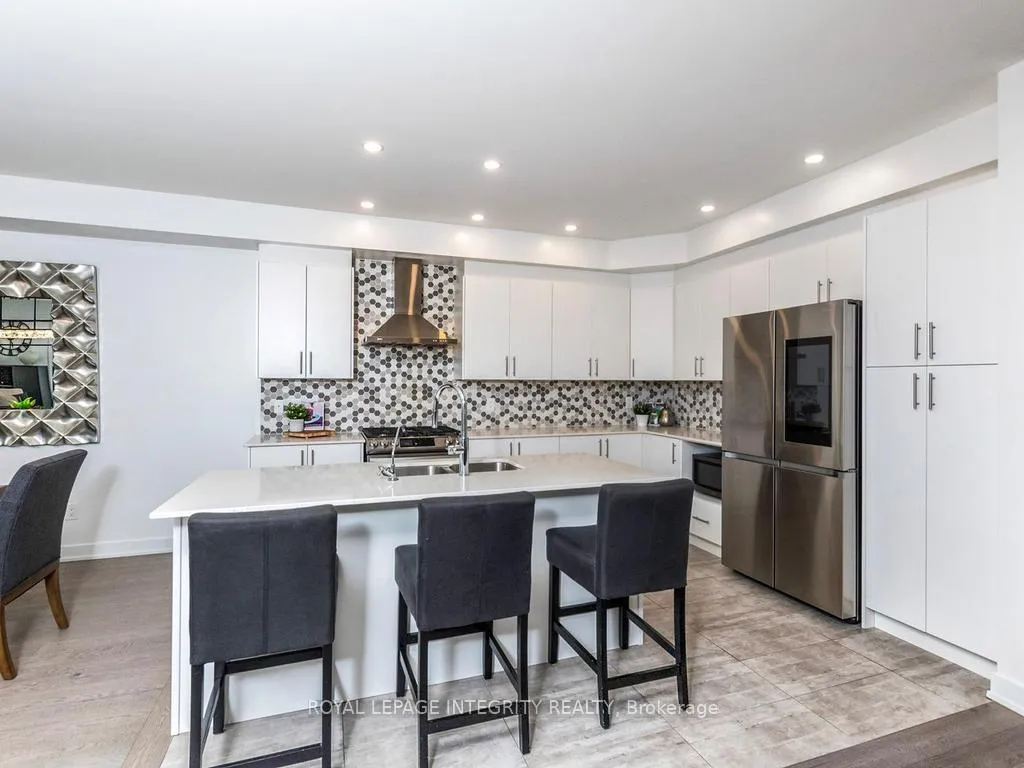 Photo 15 of 28 Mendoza Way, Ottawa, Kanata - Emerald Meadows/Trailwest — HOMEH
