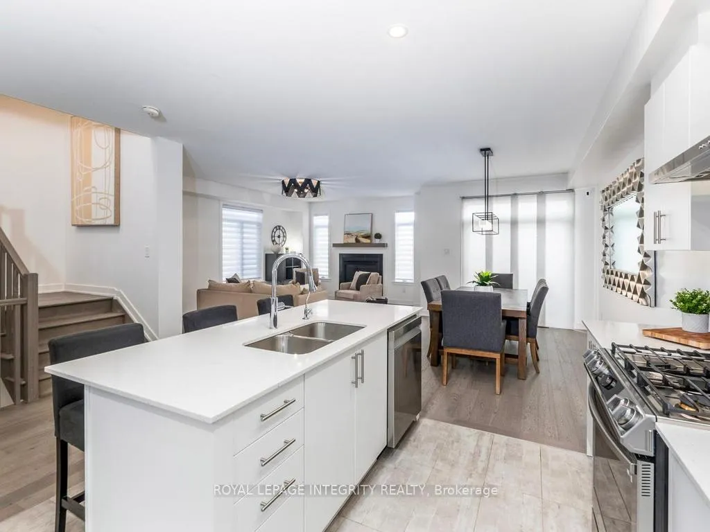Photo 18 of 28 Mendoza Way, Ottawa, Kanata - Emerald Meadows/Trailwest — HOMEH