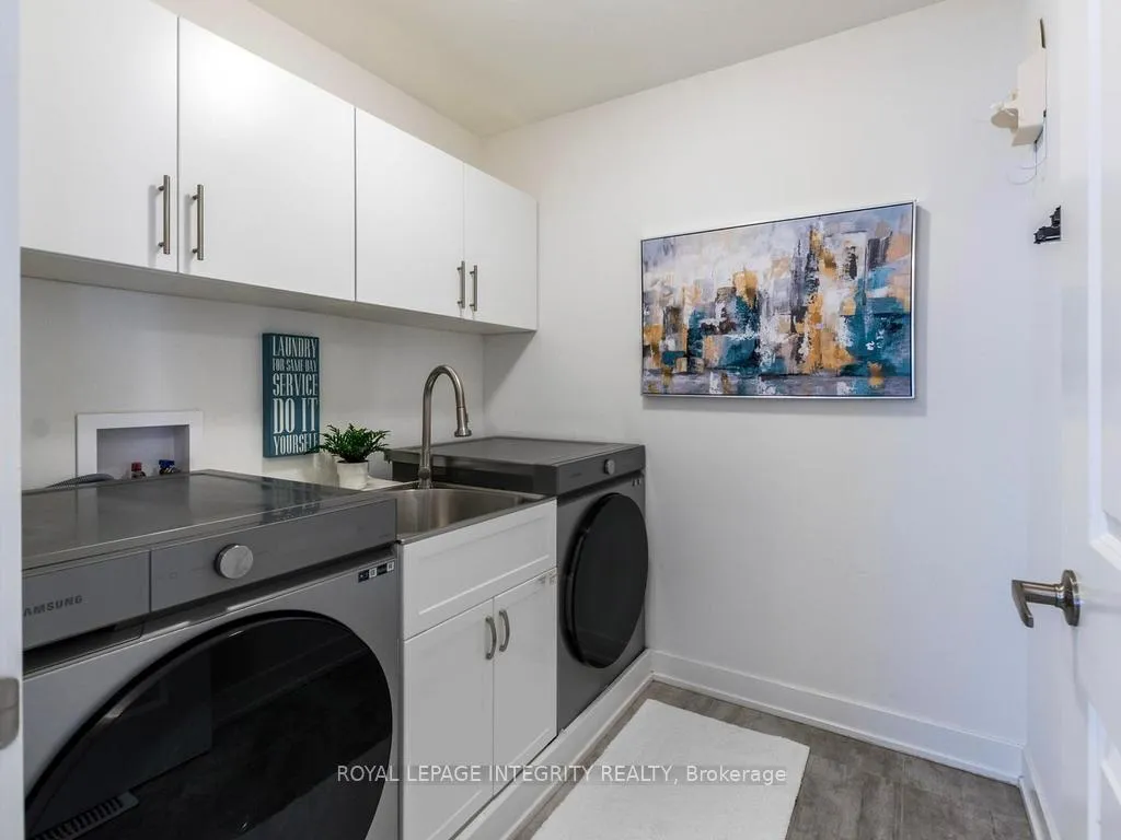 Photo 22 of 28 Mendoza Way, Ottawa, Kanata - Emerald Meadows/Trailwest — HOMEH